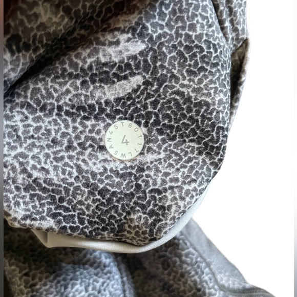 Lululemon size 4 leggings - Picture 2 of 2